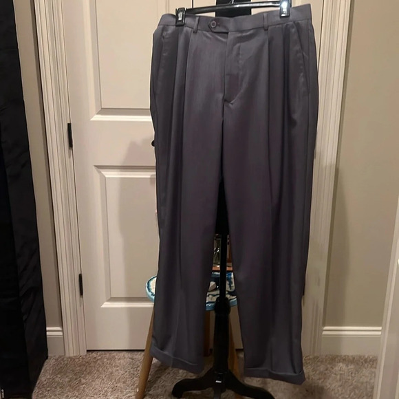 EUC Men’s Gray Riccardo Designed in Italy Dress Slacks 32 x 20. Pristine. - Picture 1 of 3